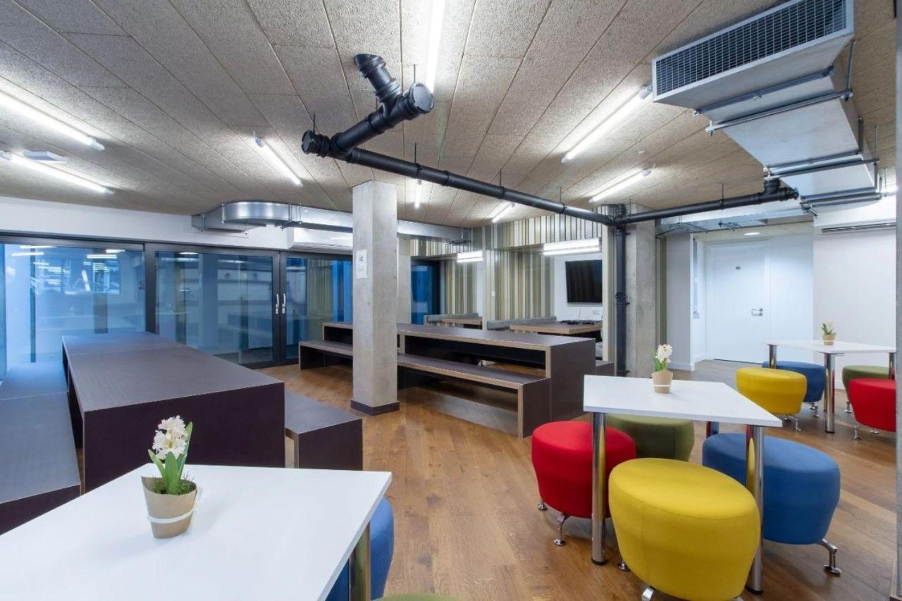 En Suite Rooms & Studios, Coventry - Sk Buitenkant foto