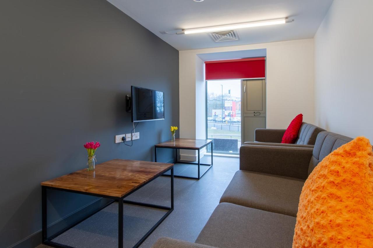 En Suite Rooms & Studios, Coventry - Sk Buitenkant foto